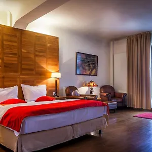 Rembrandt Old Town Otel
