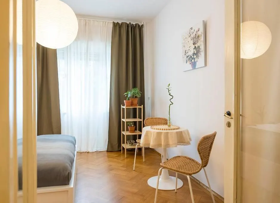 Ultra-Central University Square Apartament Apartament Bukurešť 0*,  Rumunsko